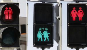 Hollandiában közlekedési lámpákkal állnak ki a homoszexuálisok mellett